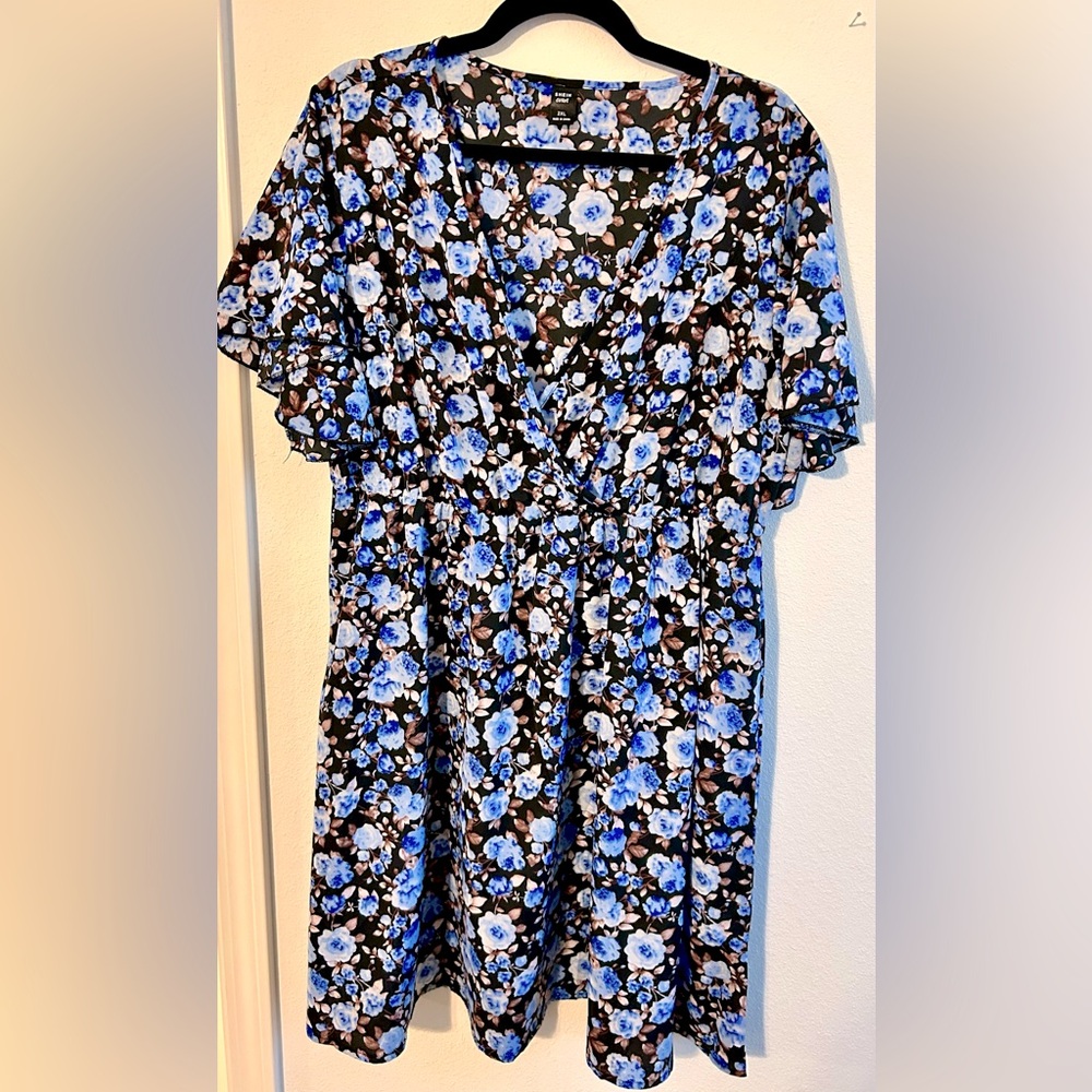 Gorgeous 2x SHEIN Curve blue flowered plus dress with flare sleeves new!